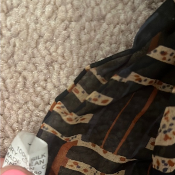 Geometric Patterned Scarf - Picture 3 of 7